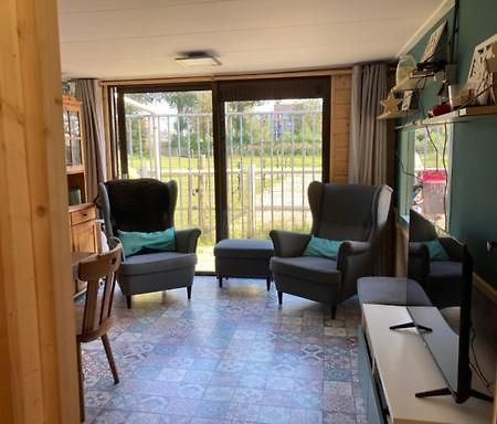 Aan De Dijk Hotel Dordrecht Bagian luar foto