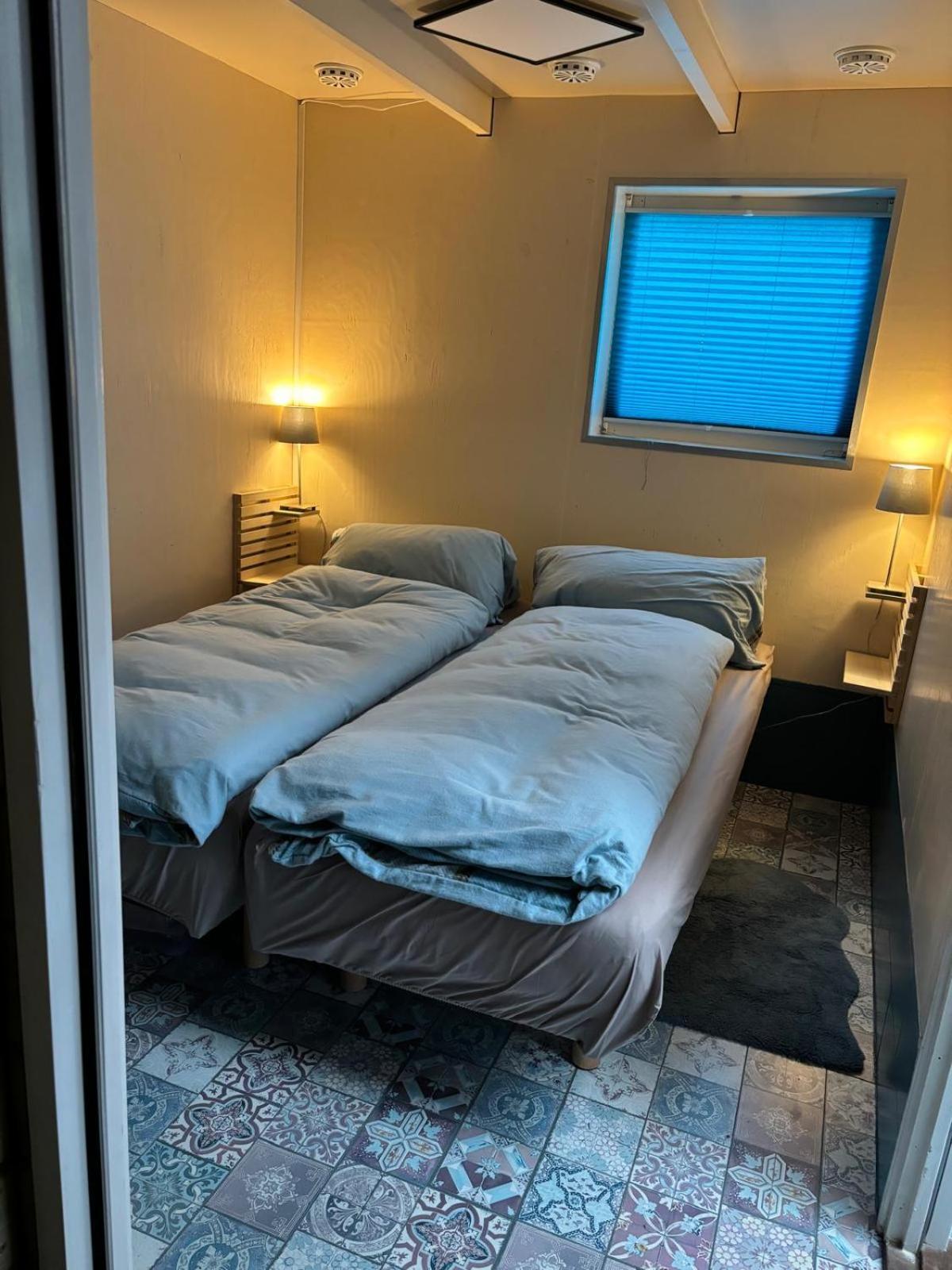 Aan De Dijk Hotel Dordrecht Bagian luar foto